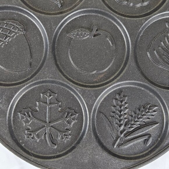 Nordic Ware Autumn Leaves Pancake Pan Cast Aluminum Made in the USA - Picture 5 of 9